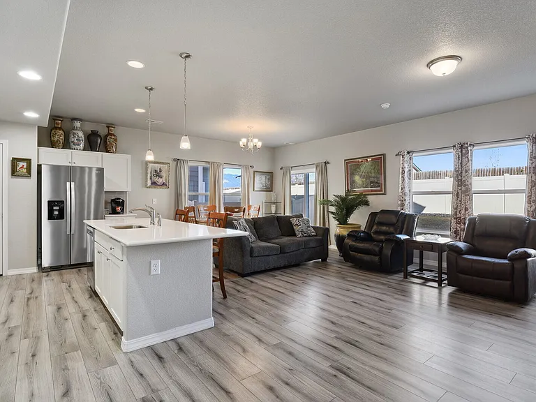 4256 Samaritan Loop — Photo 9