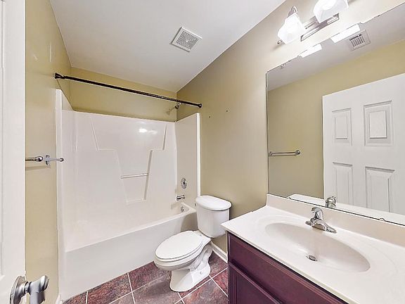 4th image of 2652 Weddington Ave