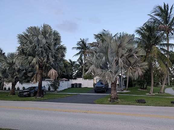 3rd image of 199 N Country Club Blvd