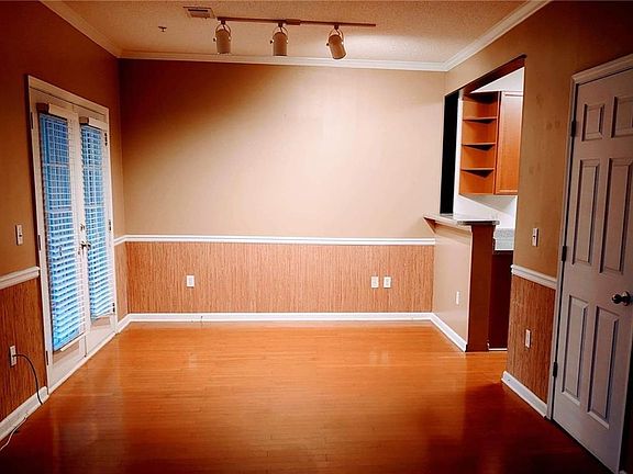 4th image of 3500 Sweetwater Dr Unit 313