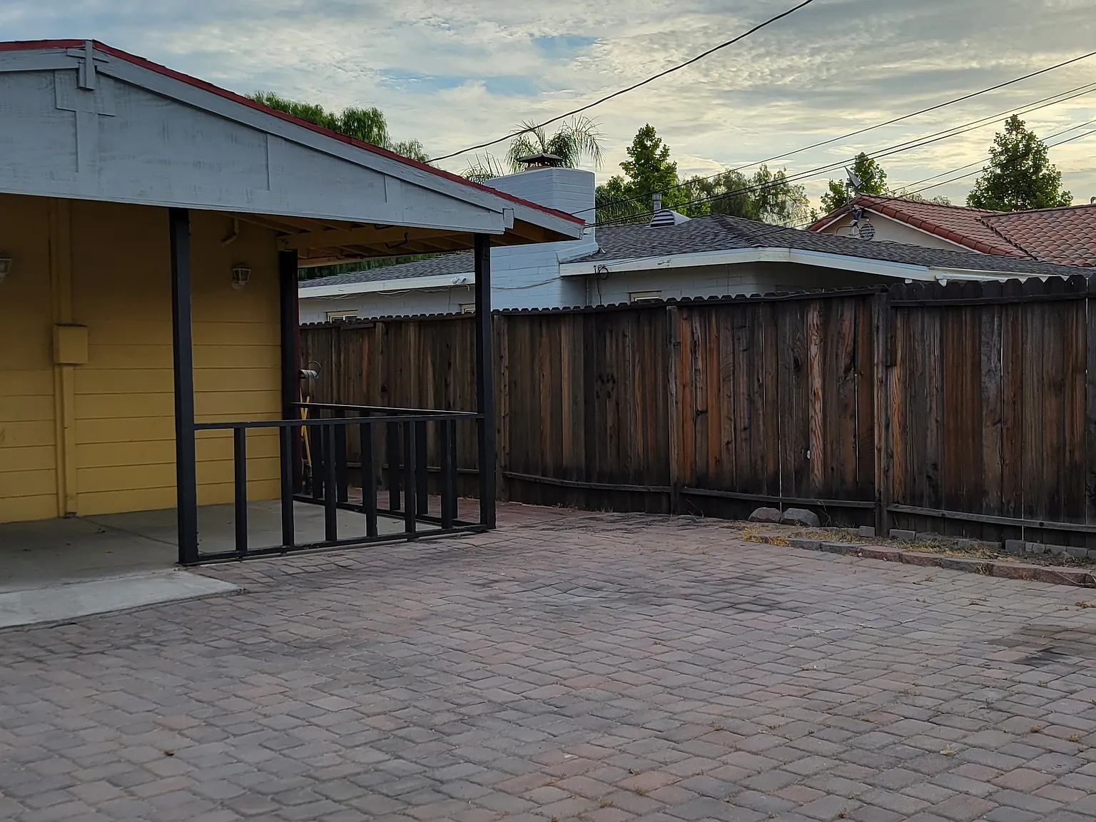 2 bed, 660 sqft, $2,300 — Photo 2