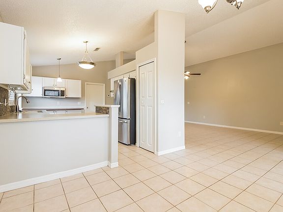 5th image of 1038 Manigan Ave