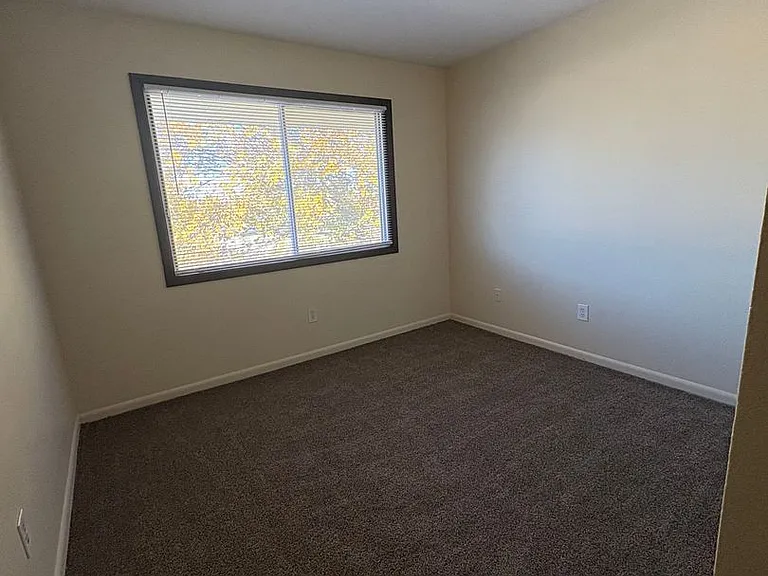 Rocklyn Court Apartments — Photo 22