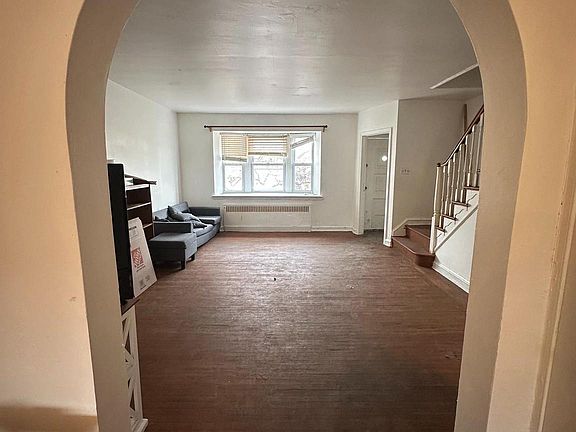4th image of 1150 Devereaux Ave
