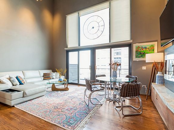 2nd image of 616 W Fulton St APT 705