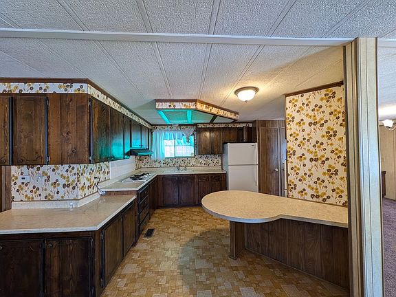 3rd image of 26108 Fountain Palm Dr