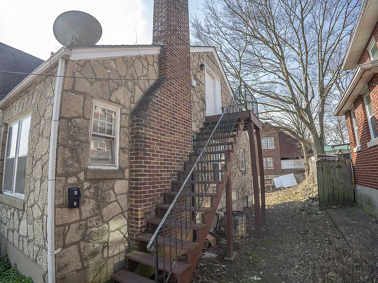 1214 E Dunklin St #B — Photo 2