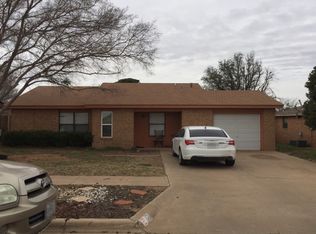 1613 Bryan Ave, Wolfforth, TX 79382