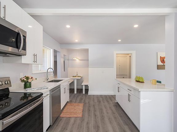 5th image of 6058 6th Ave NE