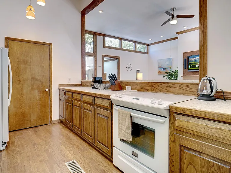 6434 Southpoint Dr — Photo 5