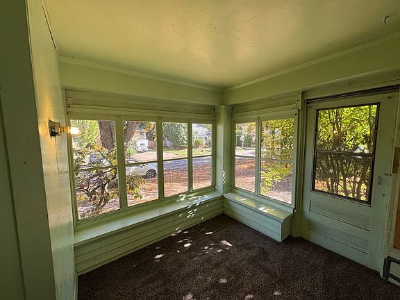 5th image of 612 W 10th Ave #5