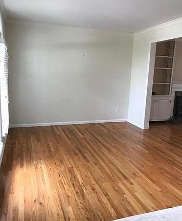 4th image of 18144 Edgewood Cir
