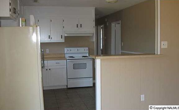 4th image of 235 Woodland St