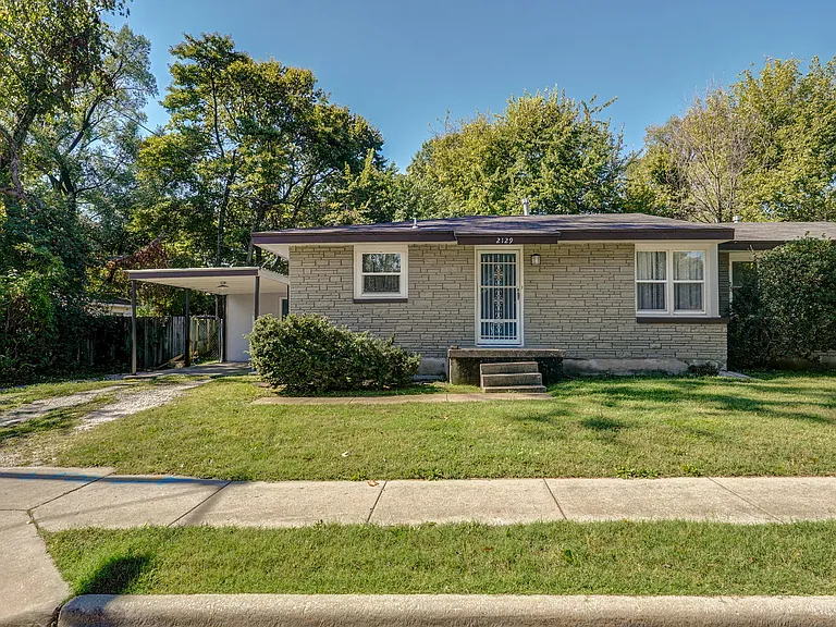 2129 S Jefferson Ave — Photo 3