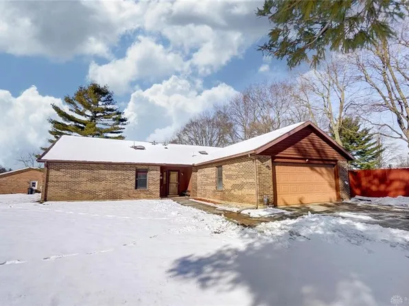 805 Brunswick Dr, Enon, OH 45323
