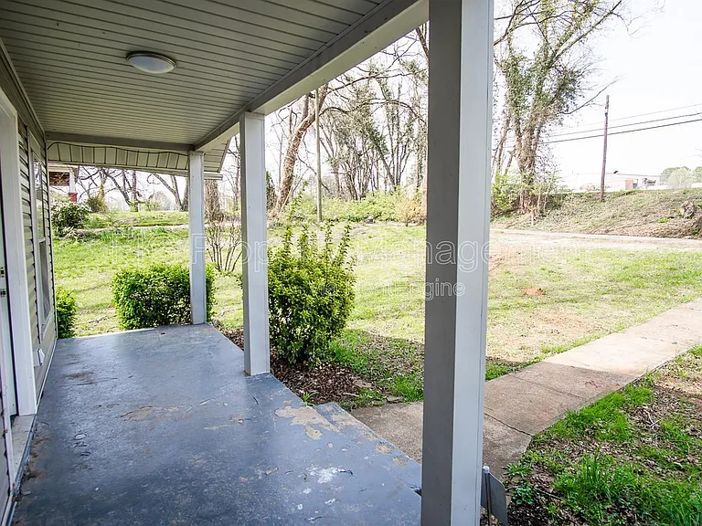 5804 Old Rutledge Pike — Photo 3
