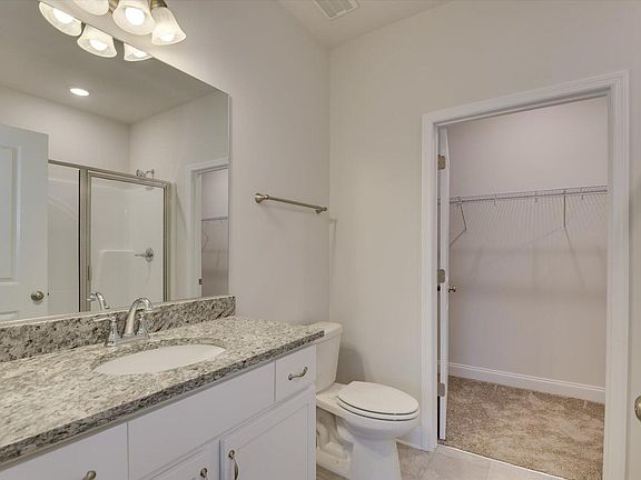 4th image of 664 Hampton Drive #12B