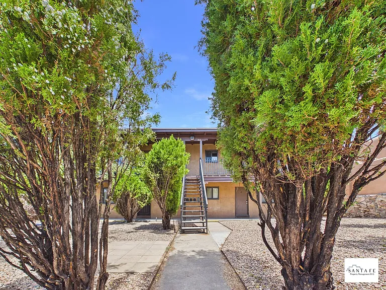 302 Artist Rd — Photo 2