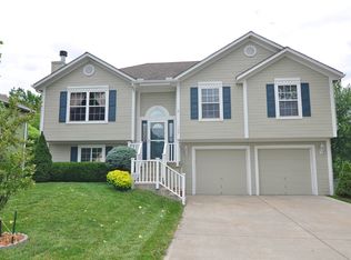 713 Berkshire Dr, Belton, MO 64012