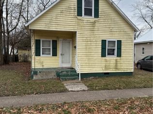 2521 Commercial Ave, Mattoon, IL 61938