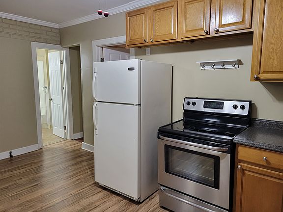 4th image of 33 N Marion St