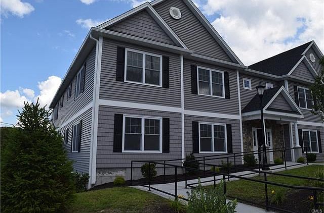 Town Line Commons offers handicap friendly units.