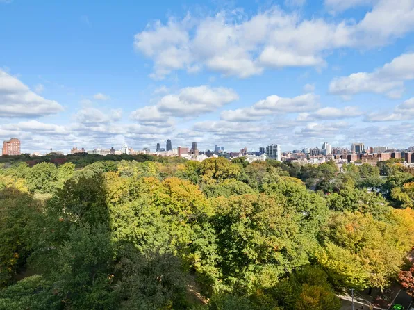 1215 5th Avenue image 9 of 22