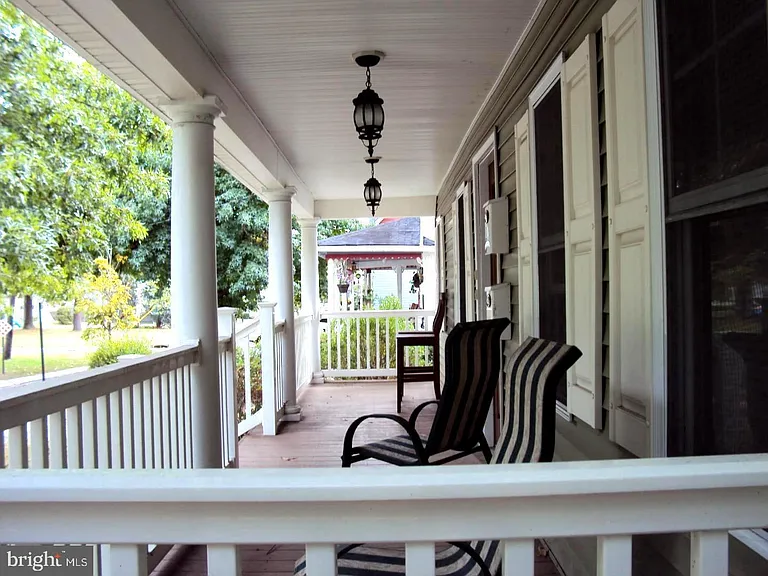 18 Chapel Ave #A — Photo 2