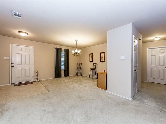 4th image of 2017 Cedarwood Dr