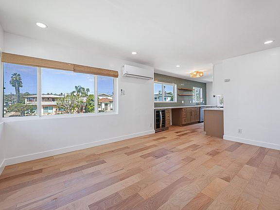 3rd image of 4627 Bayard St #4633