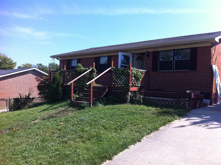 3664 Crosby Dr — Photo 1