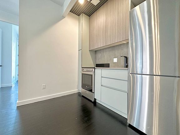 2nd image of 225 Winthrop St #2BB