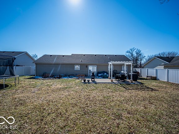 3rd image of 612 E Main Street Cir