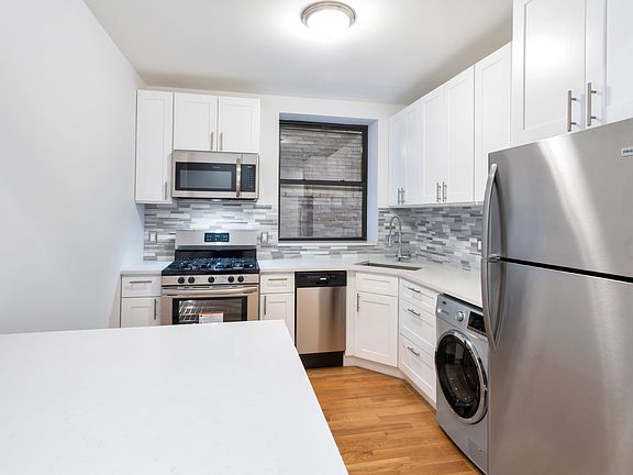 3rd image of 321 W 94th St APT 4W