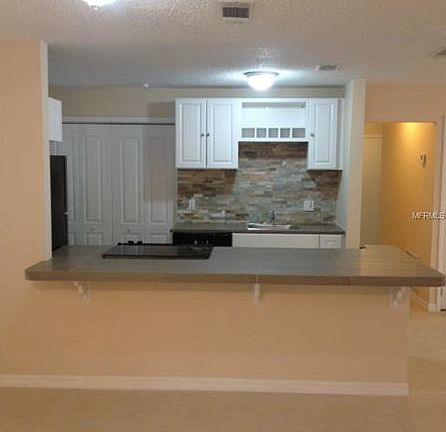 2nd image of 706 Sunbury Ct