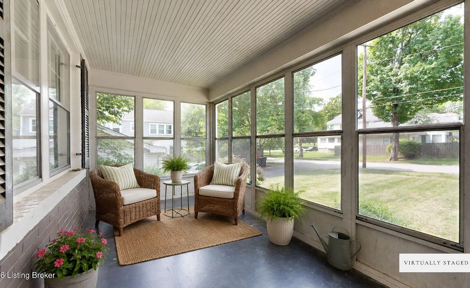 3 bed, 1.0 bath, 1355 sqft, $1,600 — Photo 2