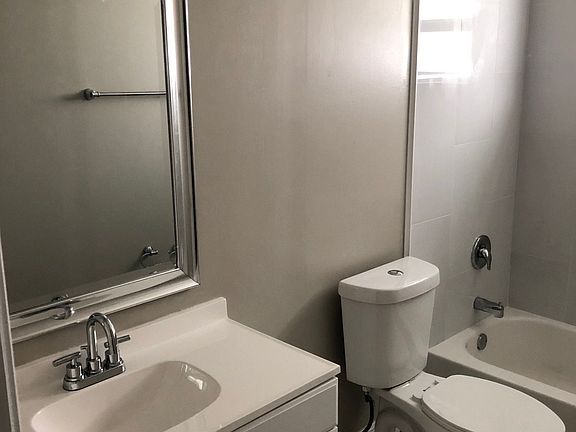 5th image of 1086 NE 33rd St