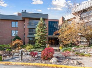 7250 Lewis Ridge Pkwy APT 102, Edina, MN 55439