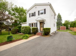 78 Walden Pond Ave, Saugus, MA 01906