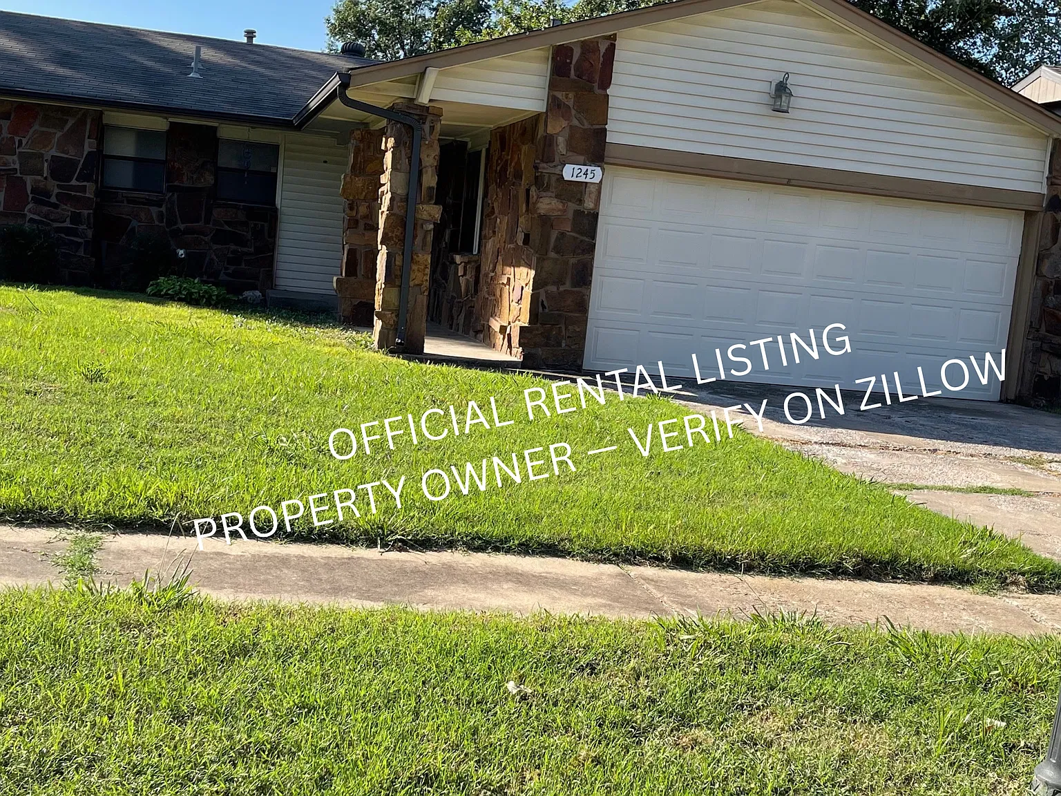 3 bed, 1301 sqft, $1,600 — Photo 1