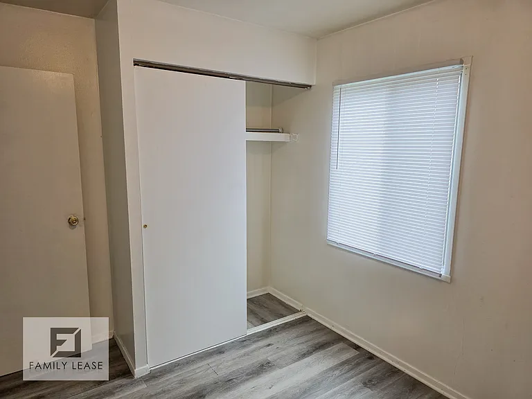 732 Saint Nicholas Dr — Photo 17