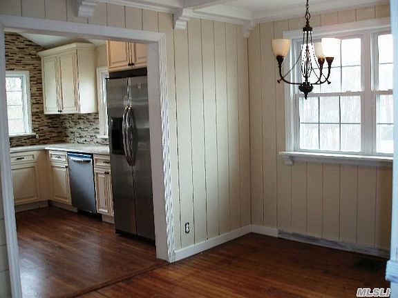 4th image of 145 Overton St