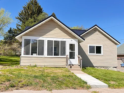 58 Waupaca St Photo 1