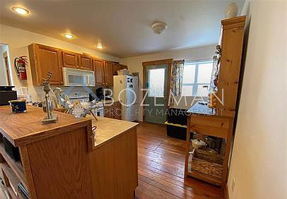 5th image of 102 E Yellowstone Ave #B