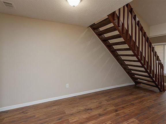 4th image of 2746 Hunt Club Ln