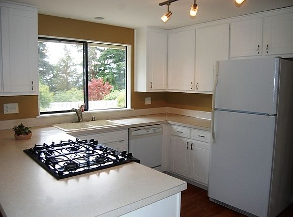 2nd image of 1220 Crescent Dr