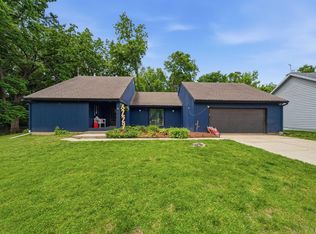 6229 N Post Oak Rd, Peoria, IL 61615