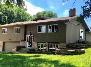 837 N Maplewood Dr, Madison, SD 57042