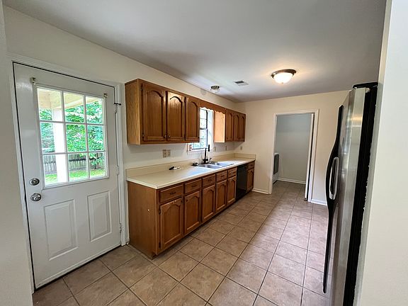 5th image of 10093 Fox Chase Dr