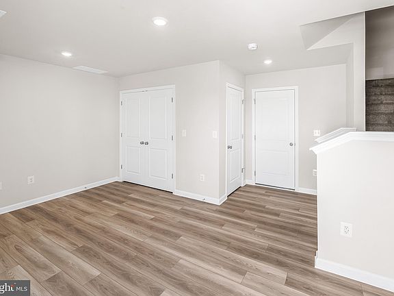 5th image of 200 Swan Field Ave